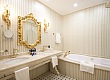 Дворец Трезини - Сourtyard suite - Courtyard Bathroom
